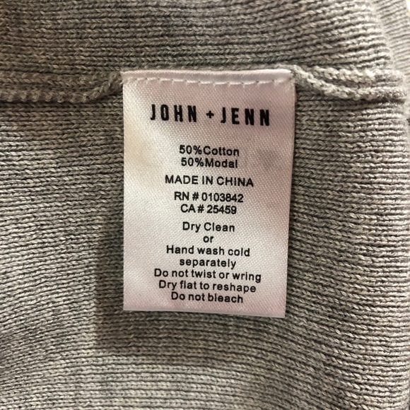 🚫SOLD•🅰️TX🚫 John + Jenn Rib-Knit Ruffled Tee NWT - Picture 4 of 6